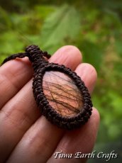 画像3: 幻想的 夕焼け色♪【夢の実現・直観力アップ】高品質ピンク ラブラドライト ネックレス ペンダント＊シンプル 1点もの マクラメ ヒーリング天然石パワーストーンアクセサリー レインボーラブラドライト スピリチュアルお守りジュエリー (3)