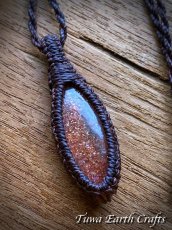 画像5: 【自信向上・行動力アップ】きらきら虹色シラー太陽の石 レピドクロサイト入り レインボーサンストーン ネックレス／ペンダント 水晶★シンプル＆ナチュラル 1点物 ハンドメイド マクラメ 天然石 お守りヒーリングアクセサリー (5)