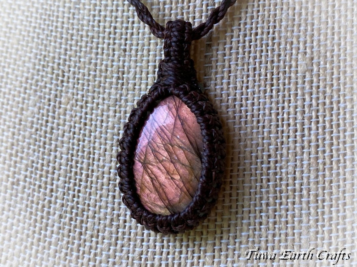 画像10: 幻想的 夕焼け色♪【夢の実現・直観力アップ】高品質ピンク ラブラドライト ネックレス ペンダント＊シンプル 1点もの マクラメ ヒーリング天然石パワーストーンアクセサリー レインボーラブラドライト スピリチュアルお守りジュエリー (10)