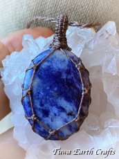 画像8: 【魔除け・自尊心を高める・電磁波除去】大ぶり 高品質ソーダライト　ペンダント シンプルネックレス ＊ナチュラル パワーストーン 天然石 お守り マクラメアクセサリー スピリチュアル ヒーリングジュエリー (8)