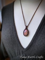 画像17: 幻想的 夕焼け色♪【夢の実現・直観力アップ】高品質ピンク ラブラドライト ネックレス ペンダント＊シンプル 1点もの マクラメ ヒーリング天然石パワーストーンアクセサリー レインボーラブラドライト スピリチュアルお守りジュエリー (17)