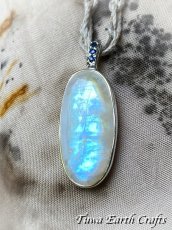 画像6: 【直感力アップ・潜在能力を引き出す】高品質ロイヤルレインボームーンストーン ペンダントトップ with 宝石質サファイア＊ヒーリングストーン 天然石アクセサリー スピリチュアル 恋愛成就お守り　彫金ジュエリー (6)