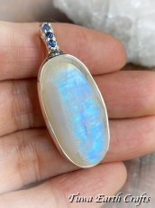 画像26: 【直感力アップ・潜在能力を引き出す】高品質ロイヤルレインボームーンストーン ペンダントトップ with 宝石質サファイア＊ヒーリングストーン 天然石アクセサリー スピリチュアル 恋愛成就お守り　彫金ジュエリー (26)