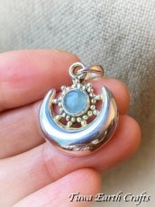 画像6: 【幸福のシンボル・癒しの石】高品質アクアマリン（ブラジル産）ペンダント 1点もの ★太陽と月 ブルー・青い石  ヒーリングジュエリー天然石パワーストーンお守りアクセサリー 3月誕生石 (6)