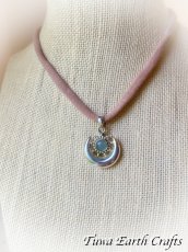 画像11: 【幸福のシンボル・癒しの石】高品質アクアマリン（ブラジル産）ペンダント 1点もの ★太陽と月 ブルー・青い石  ヒーリングジュエリー天然石パワーストーンお守りアクセサリー 3月誕生石 (11)