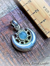 画像13: 【幸福のシンボル・癒しの石】高品質アクアマリン（ブラジル産）ペンダント 1点もの ★太陽と月 ブルー・青い石  ヒーリングジュエリー天然石パワーストーンお守りアクセサリー 3月誕生石 (13)