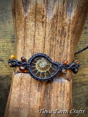 画像5: 【開運お守り・癒し・生命力アップ】高品質 アンモナイト化石 ＆琥珀 ブレスレット バングル ＊アンバー 1点ものマクラメ編みアクセサリー ハンドメイド＊天然石パワーストーン お守りアクセサリー ヒーリング スピリチュアルジュエリー (5)