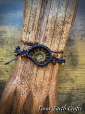 画像10: 【開運お守り・癒し・生命力アップ】高品質 アンモナイト化石 ＆琥珀 ブレスレット バングル ＊アンバー 1点ものマクラメ編みアクセサリー ハンドメイド＊天然石パワーストーン お守りアクセサリー ヒーリング スピリチュアルジュエリー (10)