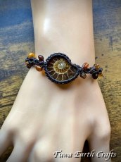 画像14: 【開運お守り・癒し・生命力アップ】高品質 アンモナイト化石 ＆琥珀 ブレスレット バングル ＊アンバー 1点ものマクラメ編みアクセサリー ハンドメイド＊天然石パワーストーン お守りアクセサリー ヒーリング スピリチュアルジュエリー (14)