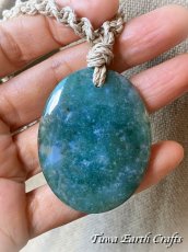 画像3: 【癒し・豊穣】石全長4.6cm大ぶり高品質モスアゲート瑪瑙 ネックレス チョーカー ペンダント　地球と身体に優しいヘンプ素材 1点物 シンプル＆ナチュラル★無染色 生成り ナチュラル天然素材オーガニックファッション  ハンドメイドお守り天然石ヒーリングストーン マクラメアクセサリー (3)