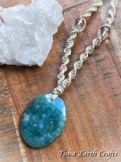 画像6: 【癒し・豊穣】石全長4.6cm大ぶり高品質モスアゲート瑪瑙 ネックレス チョーカー ペンダント　地球と身体に優しいヘンプ素材 1点物 シンプル＆ナチュラル★無染色 生成り ナチュラル天然素材オーガニックファッション  ハンドメイドお守り天然石ヒーリングストーン マクラメアクセサリー (6)