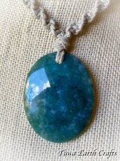 画像18: 【癒し・豊穣】石全長4.6cm大ぶり高品質モスアゲート瑪瑙 ネックレス チョーカー ペンダント　地球と身体に優しいヘンプ素材 1点物 シンプル＆ナチュラル★無染色 生成り ナチュラル天然素材オーガニックファッション  ハンドメイドお守り天然石ヒーリングストーン マクラメアクセサリー (18)