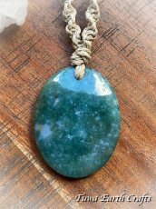 画像1: 【癒し・豊穣】石全長4.6cm大ぶり高品質モスアゲート瑪瑙 ネックレス チョーカー ペンダント　地球と身体に優しいヘンプ素材 1点物 シンプル＆ナチュラル★無染色 生成り ナチュラル天然素材オーガニックファッション  ハンドメイドお守り天然石ヒーリングストーン マクラメアクセサリー (1)