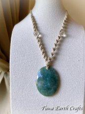 画像12: 【癒し・豊穣】石全長4.6cm大ぶり高品質モスアゲート瑪瑙 ネックレス チョーカー ペンダント　地球と身体に優しいヘンプ素材 1点物 シンプル＆ナチュラル★無染色 生成り ナチュラル天然素材オーガニックファッション  ハンドメイドお守り天然石ヒーリングストーン マクラメアクセサリー (12)