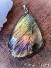 画像16: 石全長4.9cm大ぶり♪【夢の実現をサポート】高品質 神秘的ラブラドライト ペンダントトップ ゴールド・ピンク・パープル 1点ものヒーリング お守り ジュエリー 天然石パワーストーンアクセサリー スピリチュアル (16)