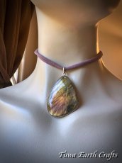 画像8: 石全長4.9cm大ぶり♪【夢の実現をサポート】高品質 神秘的ラブラドライト ペンダントトップ ゴールド・ピンク・パープル 1点ものヒーリング お守り ジュエリー 天然石パワーストーンアクセサリー スピリチュアル (8)