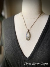 画像7: 石全長4cm大ぶり♪【開運・自営業お守り・財運アップ】高品質ガーデンクォーツ ペンダント/ネックレス*シンプル 庭園水晶 クローライトインクォーツ 1点もの*天然石パワーストーン アクセサリー マクラメ お守りヒーリングジュエリー スピリチュアル (7)