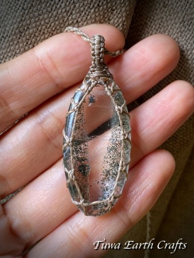 画像1: 石全長4cm大ぶり♪【開運・自営業お守り・財運アップ】高品質ガーデンクォーツ ペンダント/ネックレス*シンプル 庭園水晶 クローライトインクォーツ 1点もの*天然石パワーストーン アクセサリー マクラメ お守りヒーリングジュエリー スピリチュアル
