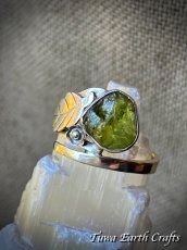 画像8: 【魔除け・厄除け・ポジティブ思考】高品質 大粒ペリドット原石 指輪 リング 15号★スターリングシルバー★植物・葉っぱデザイン♪ 1点物 天然石 パワーストーンアクセサリー 8月誕生石 ヒーリングジュエリー  (8)