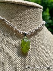 画像4: 【魔除け・厄除け・ポジティブ思考】 高品質ペリドット 原石 ペンダントトップ 大粒 オリーブグリーン★1点もの スターリングシルバー鉱物 天然石 お守り パワーストーンアクセサリー ヒーリングジュエリー　8月誕生石　ギフト・プレゼント スピリチュアル (4)