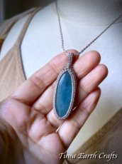 画像14: 石全長4.1cm大ぶり【富・幸福のシンボル】1点もの 高品質アクアマリン（ブラジル産）ペンダント・ネックレス ＊ シンプル マクラメ アクセサリー 天然石パワーストーン ハンドメイド 3月誕生石　スピリチュアル 家庭円満 お守り (14)
