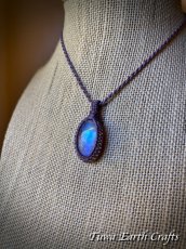 画像11: 高品質ロイヤルレインボームーンストーン ペンダント シンプル ネックレス 水晶 ★マクラメ編み ハンドメイド パワーストーン天然石ヒーリングお守りアクセサリー 金属アレルギー対応 (11)