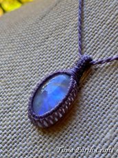 画像15: 高品質ロイヤルレインボームーンストーン ペンダント シンプル ネックレス 水晶 ★マクラメ編み ハンドメイド パワーストーン天然石ヒーリングお守りアクセサリー 金属アレルギー対応 (15)