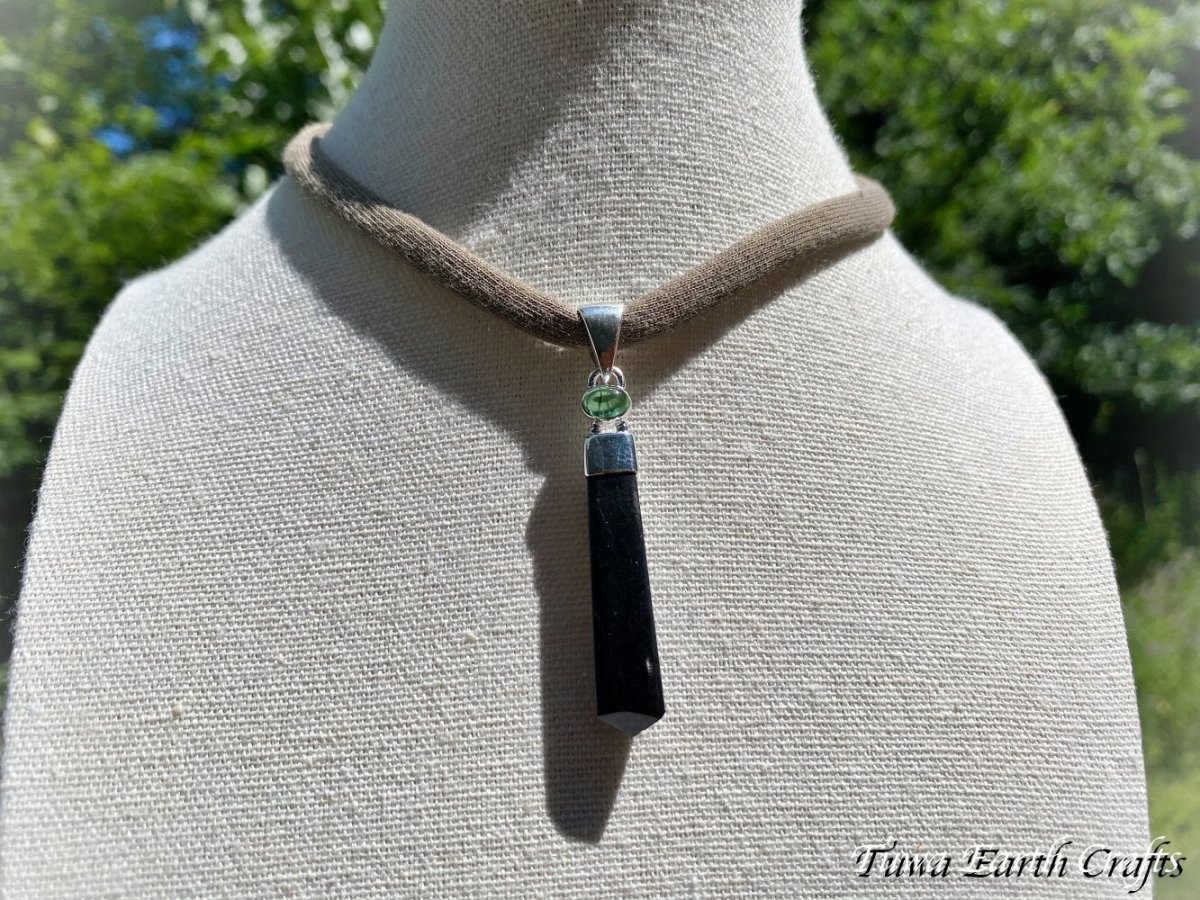 画像14: 【邪気除け・夢の実現・金運アップ】高品質ブラックトルマリン ポイント ペンダントトップ with グリーントルマリン★1点もの スターリングシルバー 天然石 ヒーリングジュエリー スピリチュアル 魔除け 厄除け お守り パワーストーンアクセサリー (14)