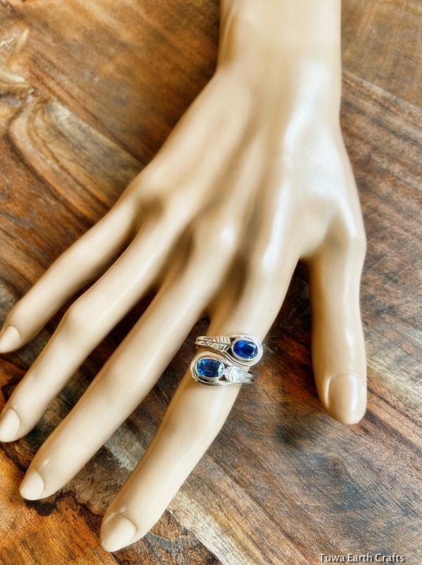 サイズ調節可能 きらきら宝石質 藍色ブルーカイヤナイト指輪リング