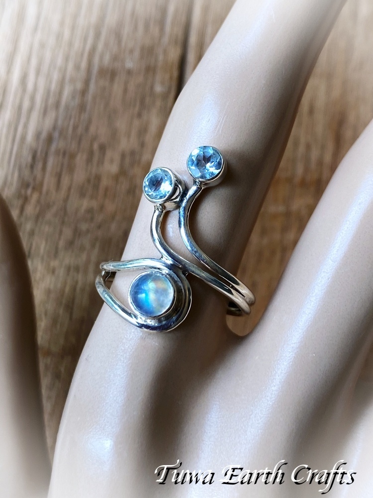 自分へのご褒美に。手元を優しく彩る「DoubleMoon Jewelry」の
